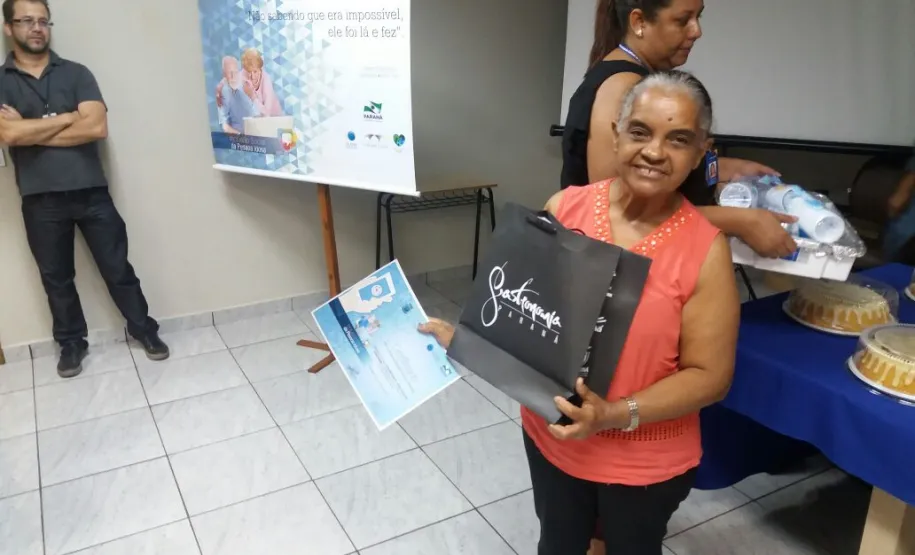 Curso de smartphone para idosos em Cafezal do Sul.