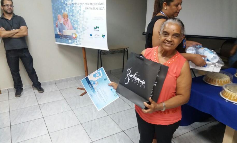 Curso de smartphone para idosos em Cafezal do Sul.