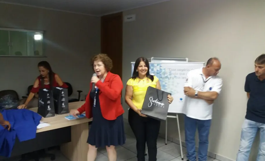 Curso de smartphone para idosos em Cafezal do Sul.