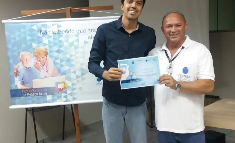 Curso de smartphone para idosos em Cafezal do Sul.