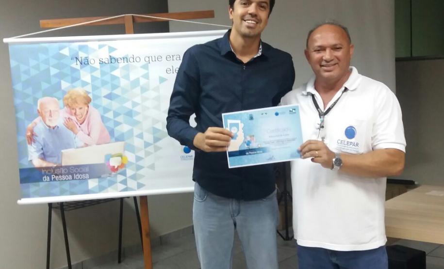 Curso de smartphone para idosos em Cafezal do Sul.