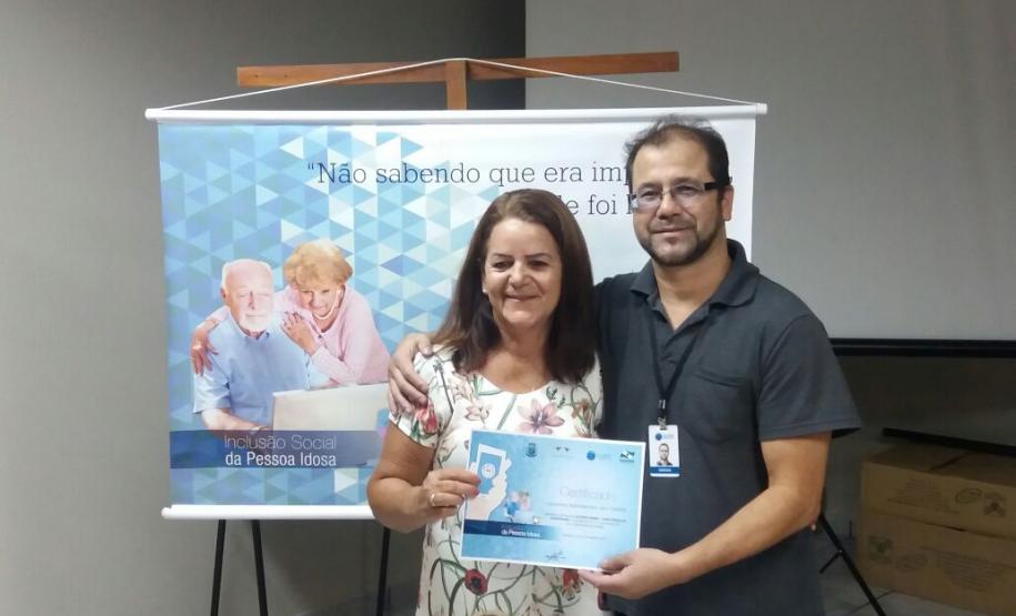 Curso de smartphone para idosos em Cafezal do Sul.