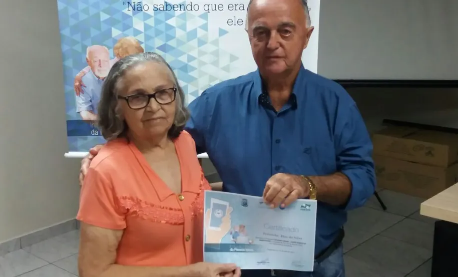 Curso de smartphone para idosos em Cafezal do Sul.