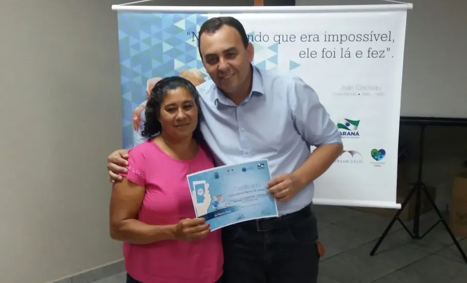 Curso de smartphone para idosos em Cafezal do Sul.