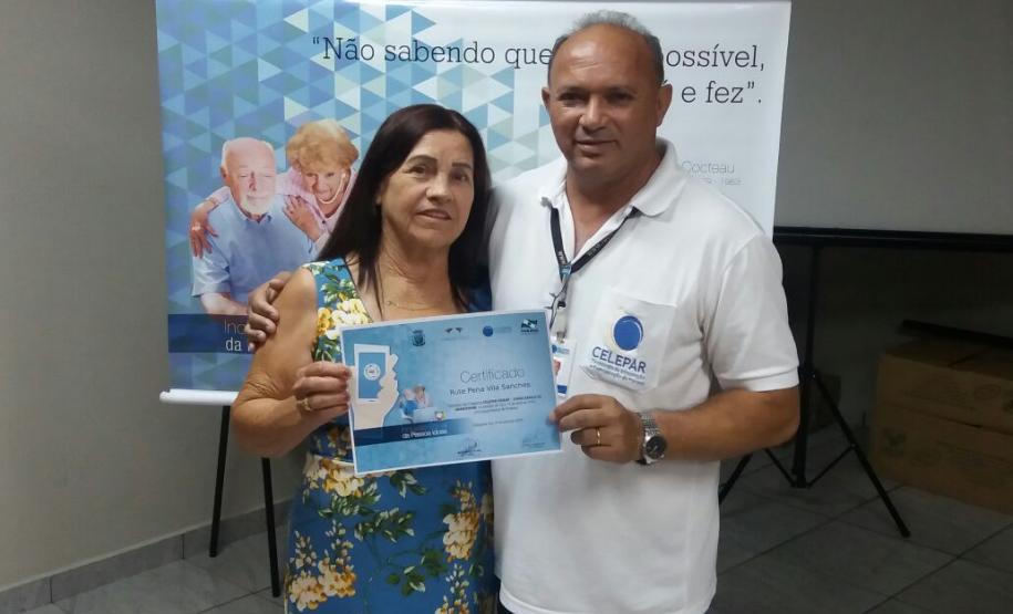 Curso de smartphone para idosos em Cafezal do Sul.