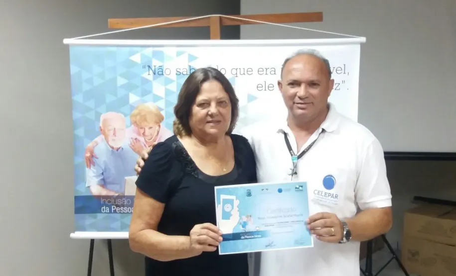 Curso de smartphone para idosos em Cafezal do Sul.