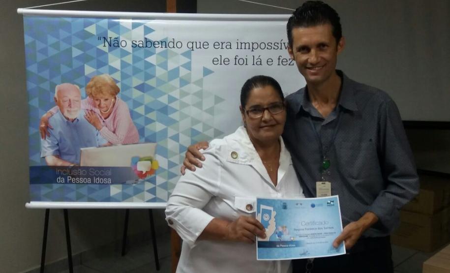 Curso de smartphone para idosos em Cafezal do Sul.