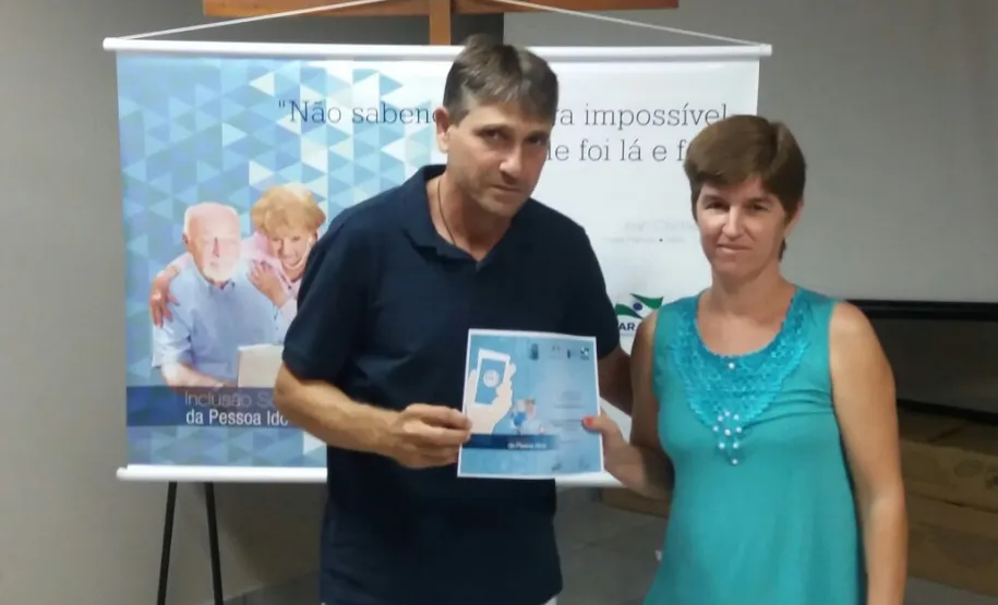 Curso de smartphone para idosos em Cafezal do Sul.