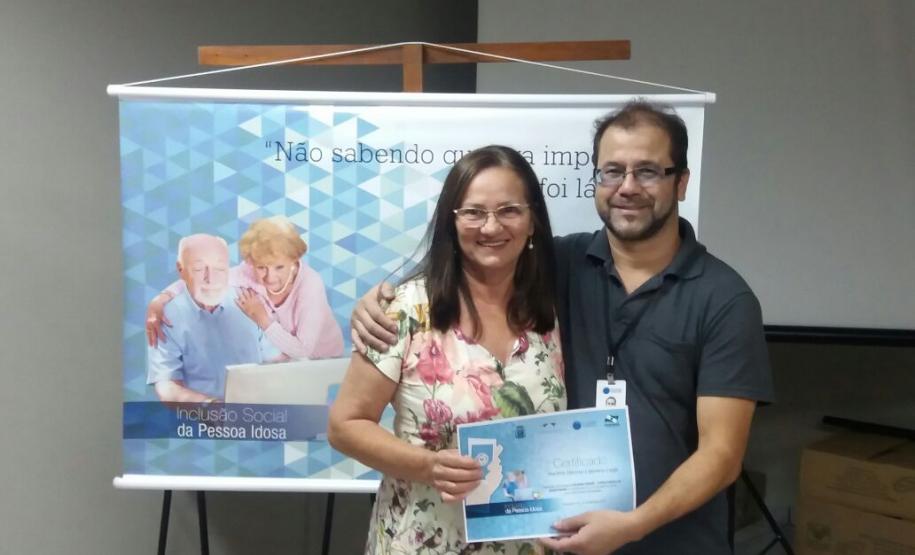 Curso de smartphone para idosos em Cafezal do Sul.