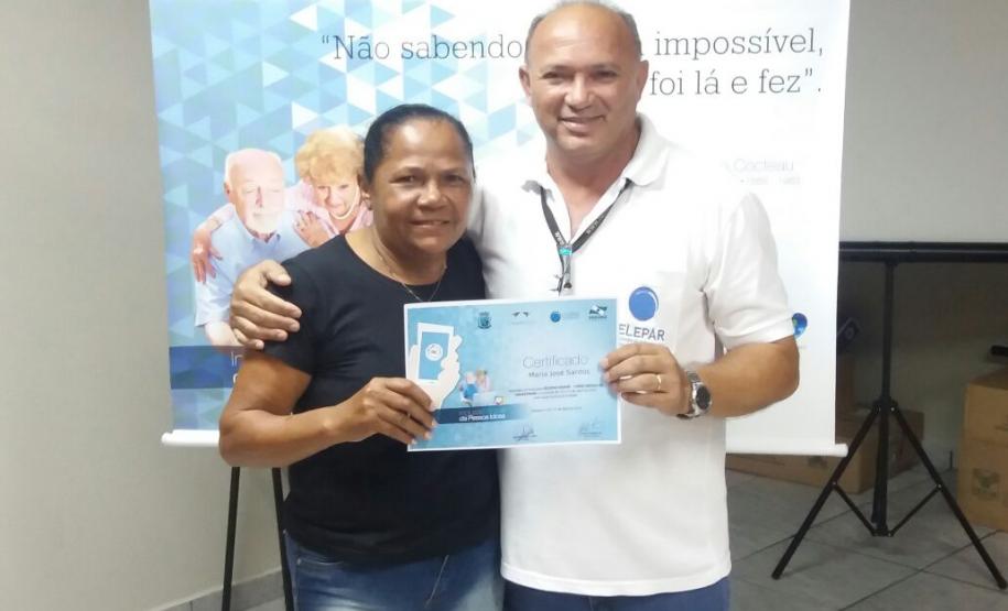 Curso de smartphone para idosos em Cafezal do Sul.