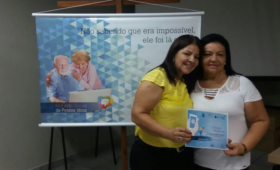 Curso de smartphone para idosos em Cafezal do Sul.