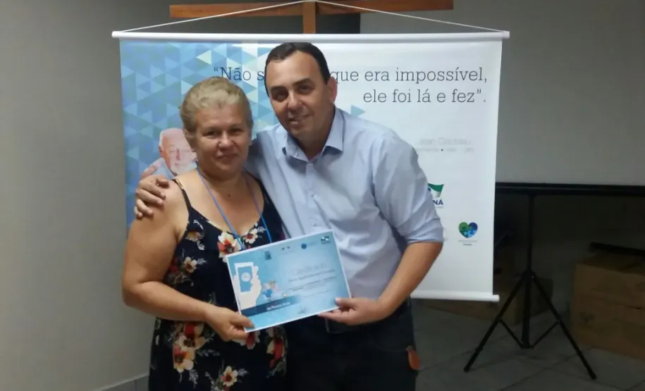Curso de smartphone para idosos em Cafezal do Sul.