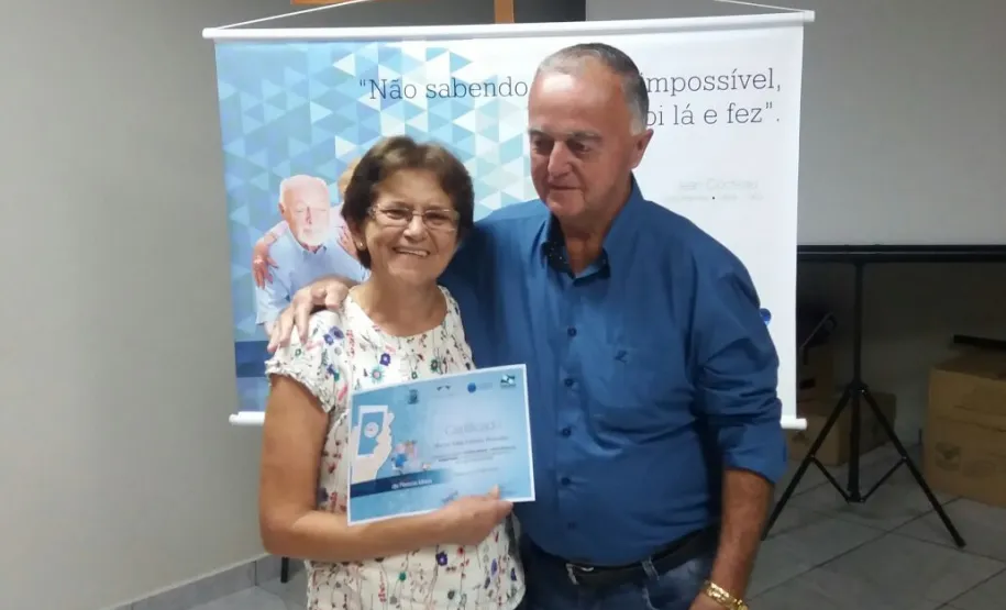Curso de smartphone para idosos em Cafezal do Sul.