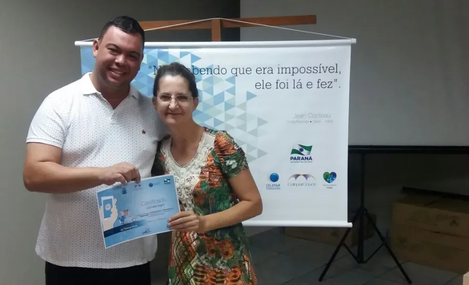 Curso de smartphone para idosos em Cafezal do Sul.