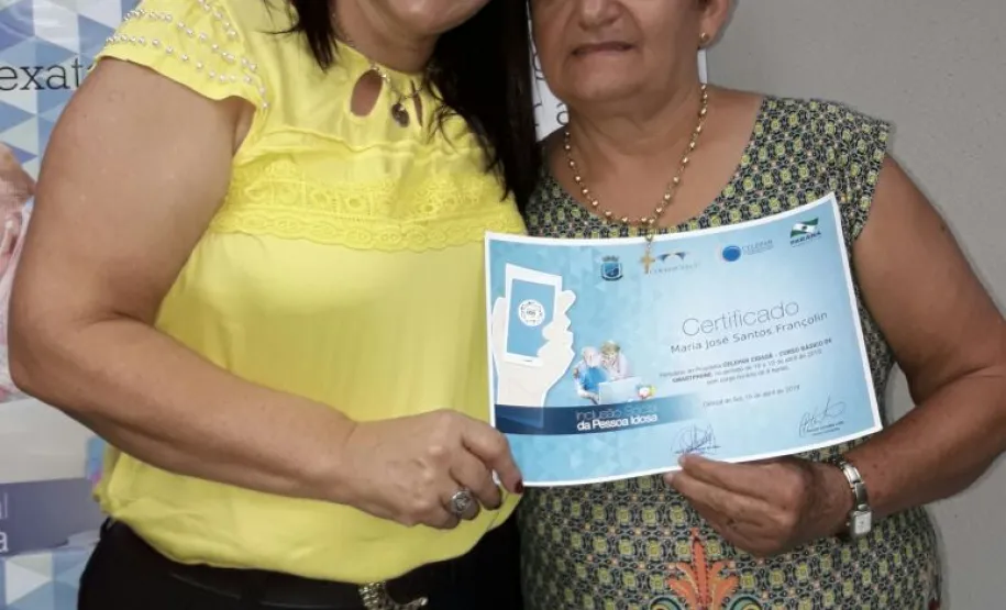 Curso de smartphone para idosos em Cafezal do Sul.
