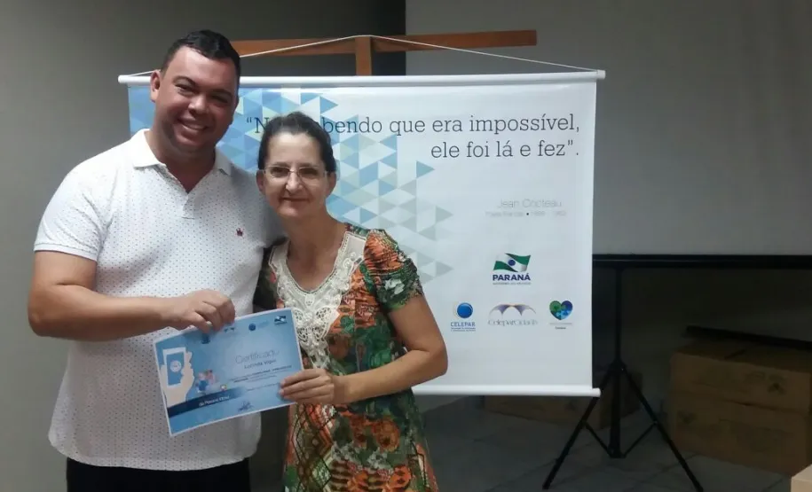 Curso de smartphone para idosos em Cafezal do Sul.