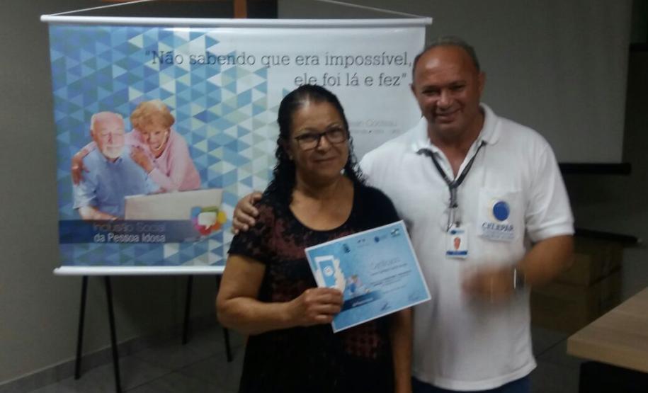 Curso de smartphone para idosos em Cafezal do Sul.