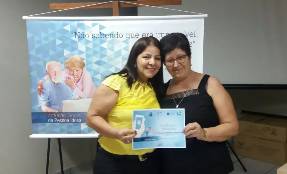 Curso de smartphone para idosos em Cafezal do Sul.