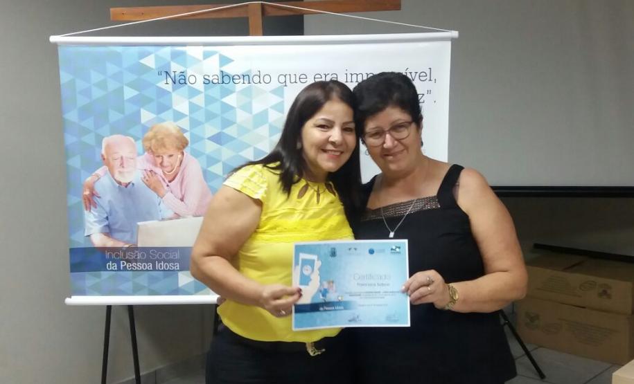 Curso de smartphone para idosos em Cafezal do Sul.