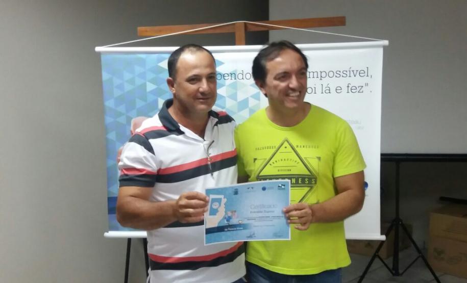 Curso de smartphone para idosos em Cafezal do Sul.