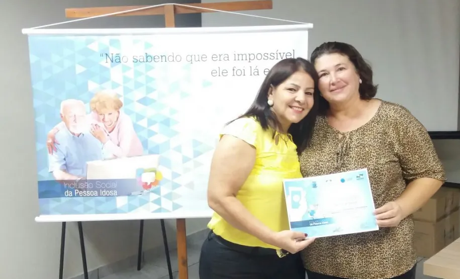 Curso de smartphone para idosos em Cafezal do Sul.