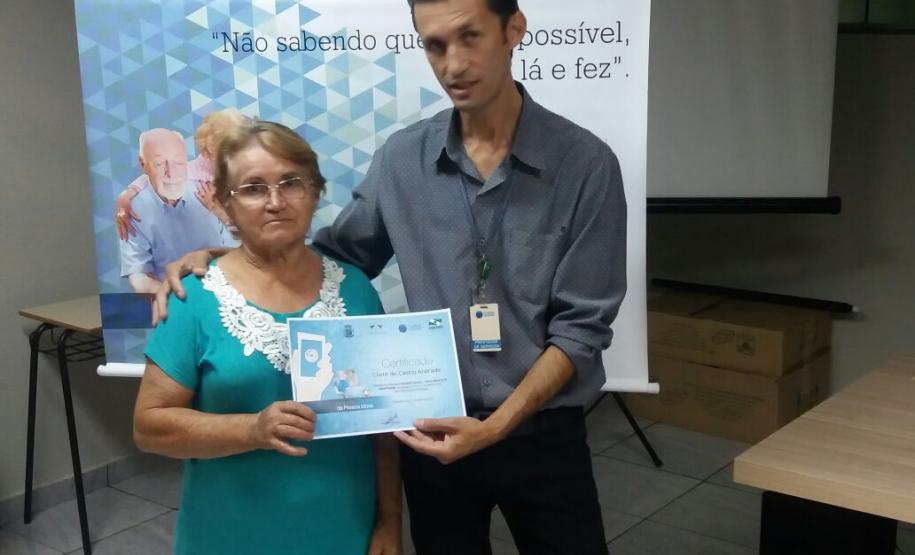 Curso de smartphone para idosos em Cafezal do Sul.