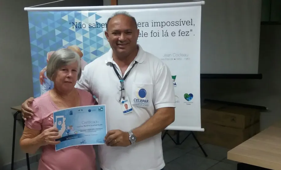 Curso de smartphone para idosos em Cafezal do Sul.