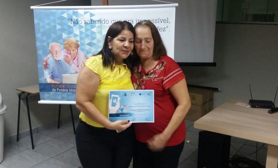 Curso de smartphone para idosos em Cafezal do Sul.