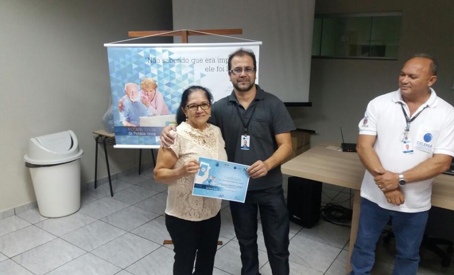 Curso de smartphone para idosos em Cafezal do Sul.