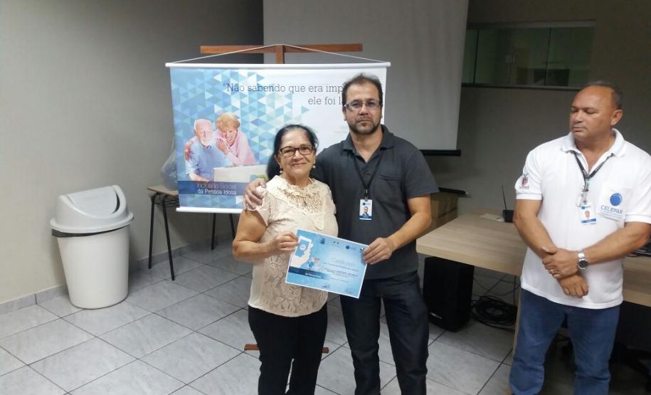 Curso de smartphone para idosos em Cafezal do Sul.