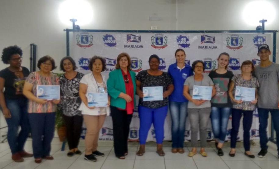 Marialva recebe curso básico de smartphone