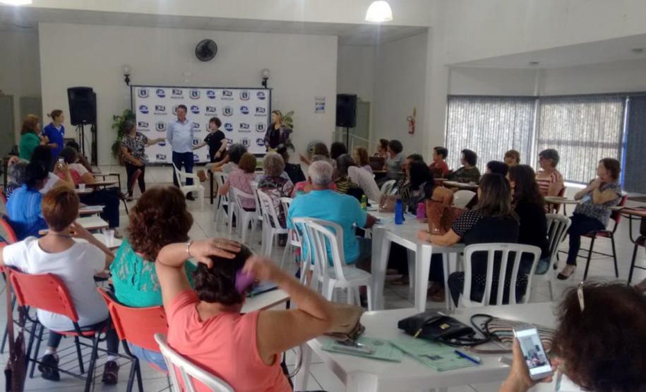 Marialva recebe curso básico de smartphone