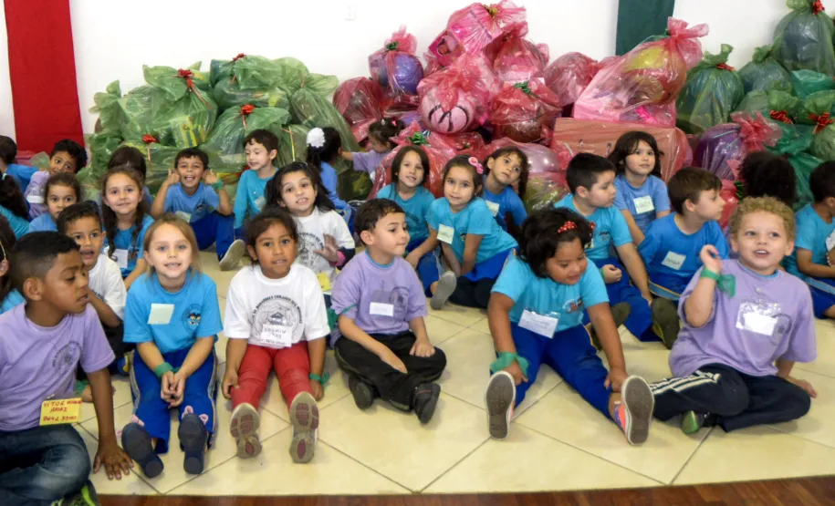 Celepar participa de campanha de natal do SESC