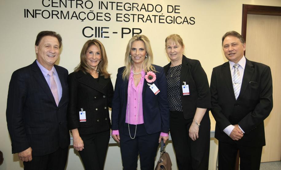 A vice-governadora Cida Borghetti recebeu nesta quarta-feira(14) em seu gabinete a visita da embaixatriz Barbara Sobel, logo apos visitaram a sede da Celepar. - Curitiba/PR, 14.12.2016 - Foto Jonas Oliveira