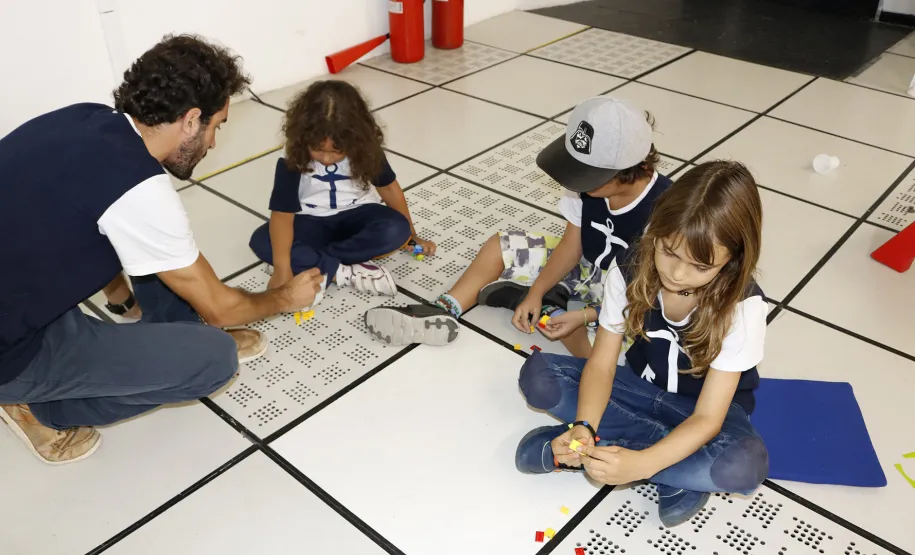 Celepar abre suas portas para as crianças o projeto social Formação Endurance
