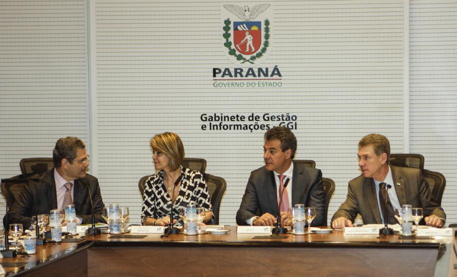 Governador Beto Richa em reunião com o secretariado do estado. Curitiba, 16/12/2015. Foto: Pedro Ribas/ANPr
