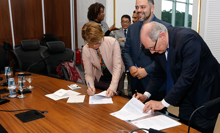 Sistema socioeducativo do Paraná será adotado por outros estados x