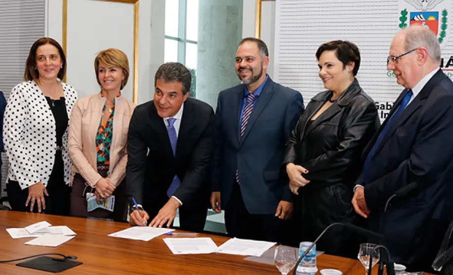 Sistema socioeducativo do Paraná será adotado por outros estados x