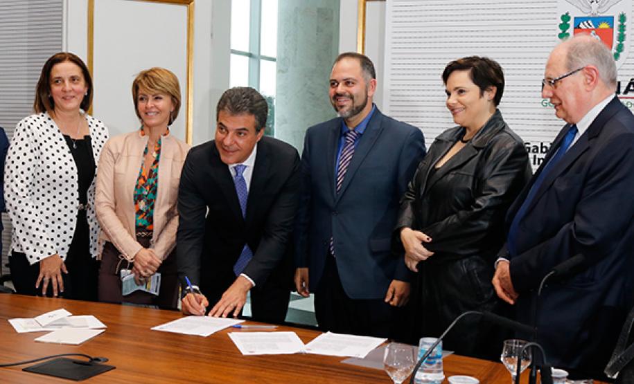 Sistema socioeducativo do Paraná será adotado por outros estados x