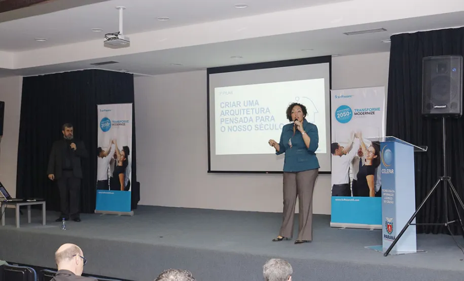 Programa Em Dia com a Tecnologia da Celepar aborda a transformação digital no setor público