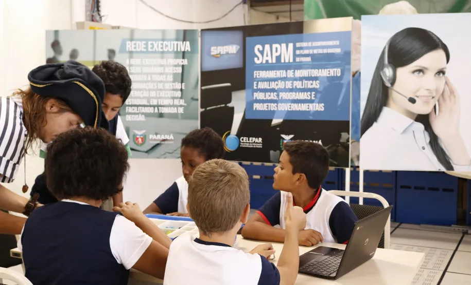 Celepar abre suas portas para as crianças o projeto social Formação Endurance