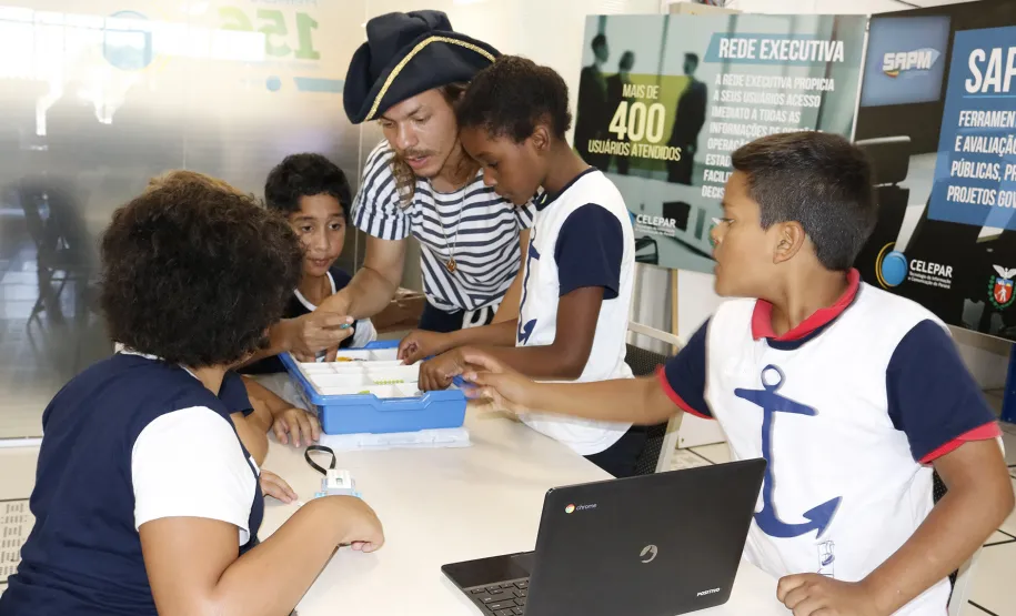 Celepar abre suas portas para as crianças o projeto social Formação Endurance