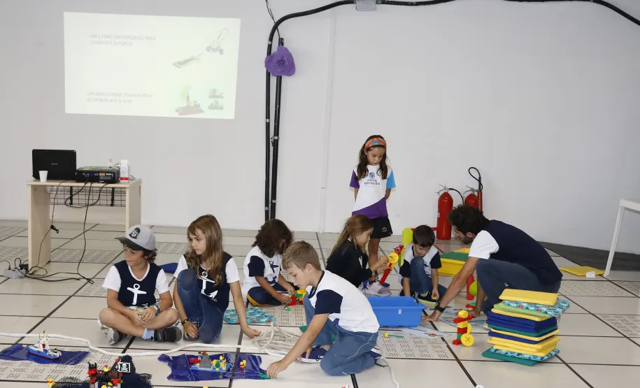 Celepar abre suas portas para as crianças o projeto social Formação Endurance