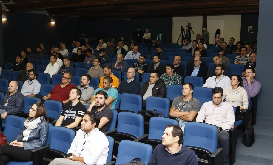 Armazenamento de dados na nuvem híbrida é tema de palestra na Celepar