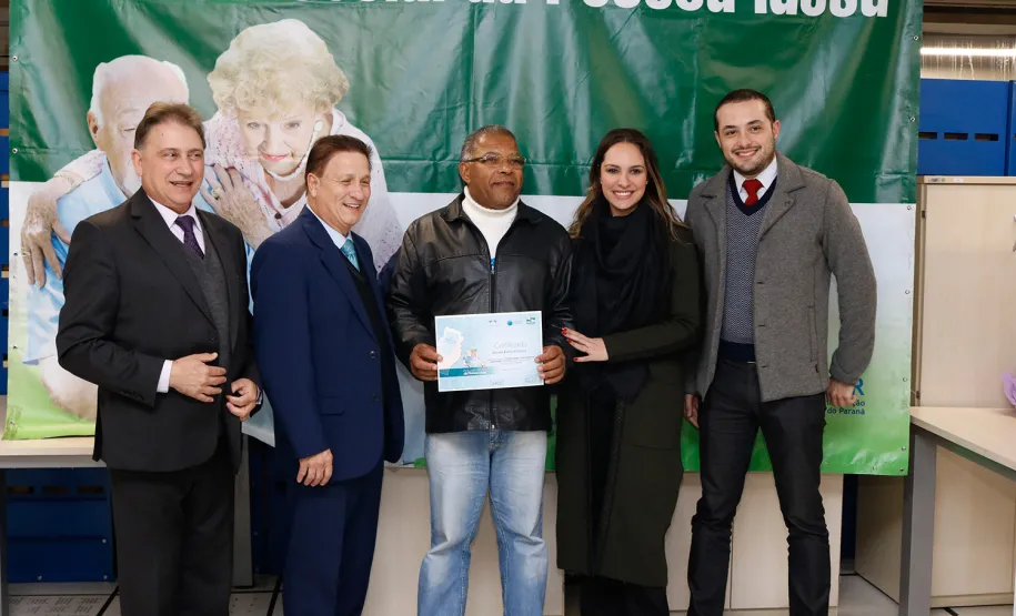 Mais uma turma com alunos da terceira idade foi formada pela Celepar. Ao todo, 58 pessoas com idade acima de 60 anos participaram do Curso Básico de Smartphone que a companhia oferta gratuitamente.