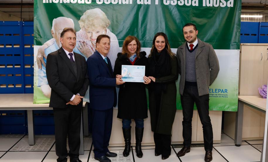 Mais uma turma com alunos da terceira idade foi formada pela Celepar. Ao todo, 58 pessoas com idade acima de 60 anos participaram do Curso Básico de Smartphone que a companhia oferta gratuitamente.