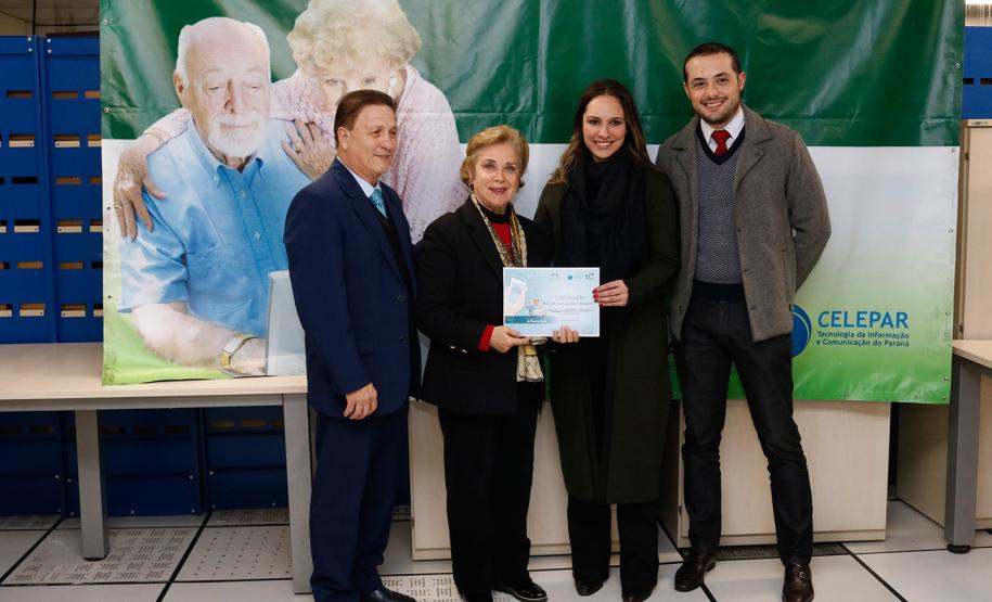 Mais uma turma com alunos da terceira idade foi formada pela Celepar. Ao todo, 58 pessoas com idade acima de 60 anos participaram do Curso Básico de Smartphone que a companhia oferta gratuitamente.