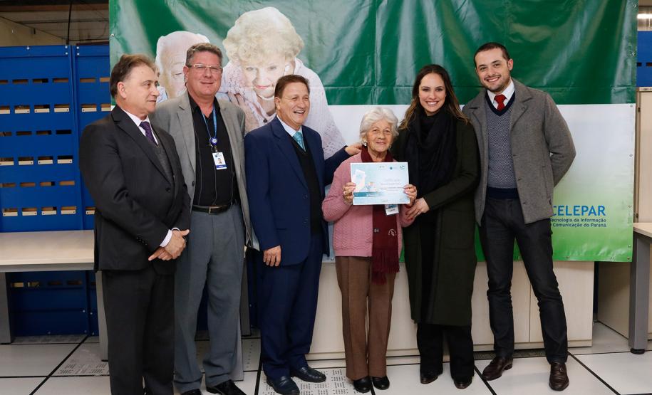 Mais uma turma com alunos da terceira idade foi formada pela Celepar. Ao todo, 58 pessoas com idade acima de 60 anos participaram do Curso Básico de Smartphone que a companhia oferta gratuitamente.