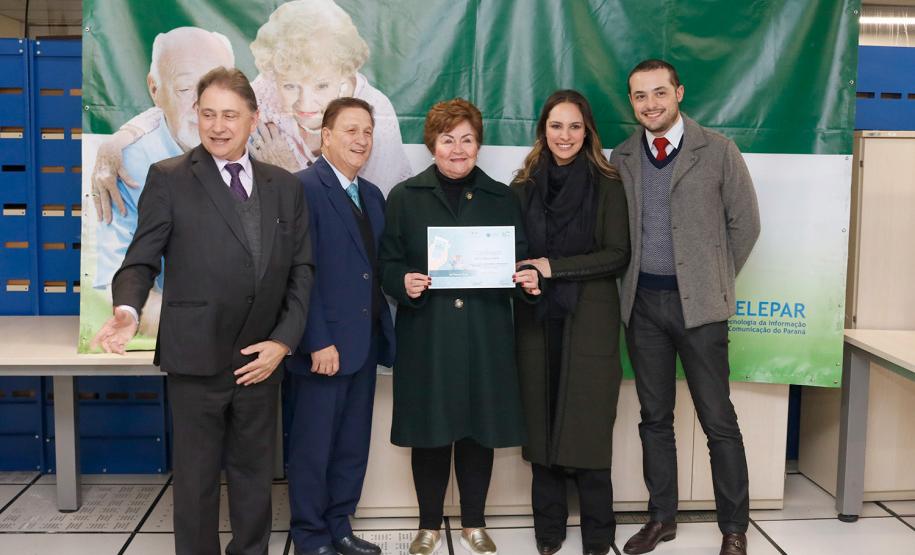 Mais uma turma com alunos da terceira idade foi formada pela Celepar. Ao todo, 58 pessoas com idade acima de 60 anos participaram do Curso Básico de Smartphone que a companhia oferta gratuitamente.