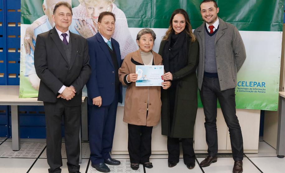 Mais uma turma com alunos da terceira idade foi formada pela Celepar. Ao todo, 58 pessoas com idade acima de 60 anos participaram do Curso Básico de Smartphone que a companhia oferta gratuitamente.